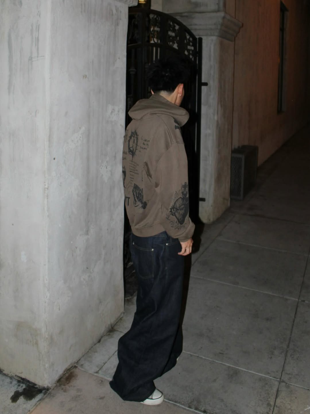 GALLERY ZIP UP