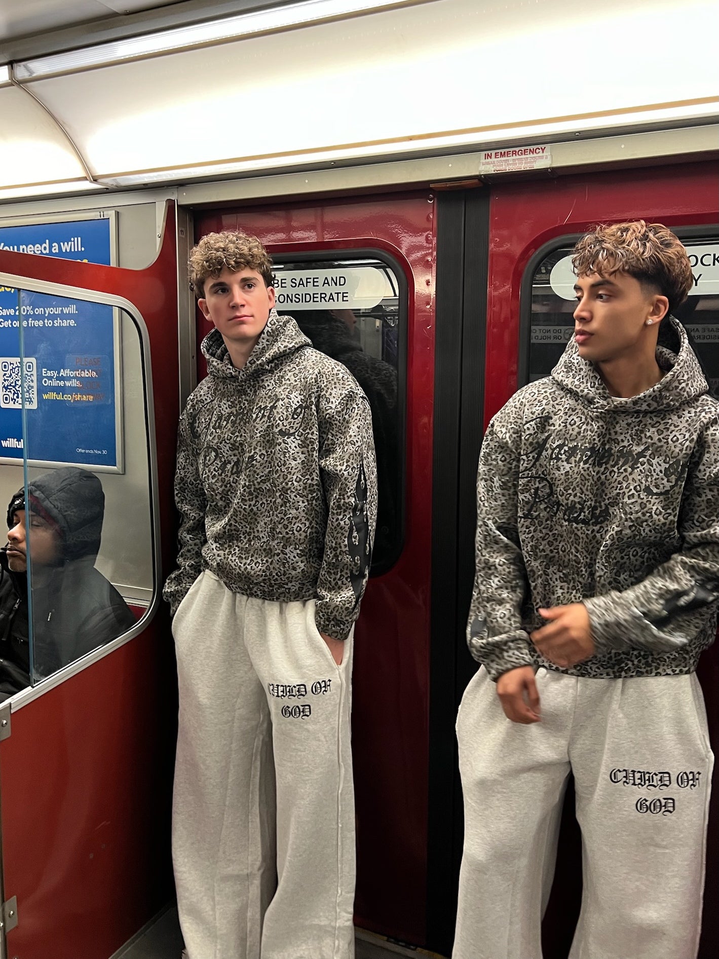 GARMENT OF PRAISE - Prayers Avenu ​