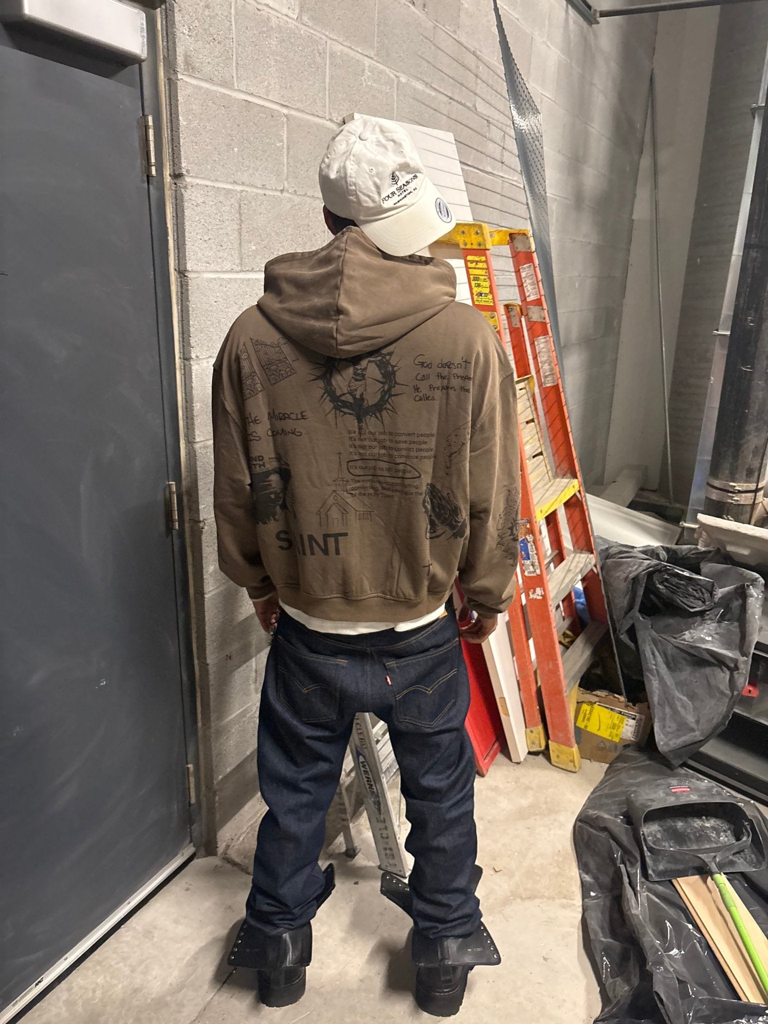 GALLERY ZIP UP - Prayers Avenu ​