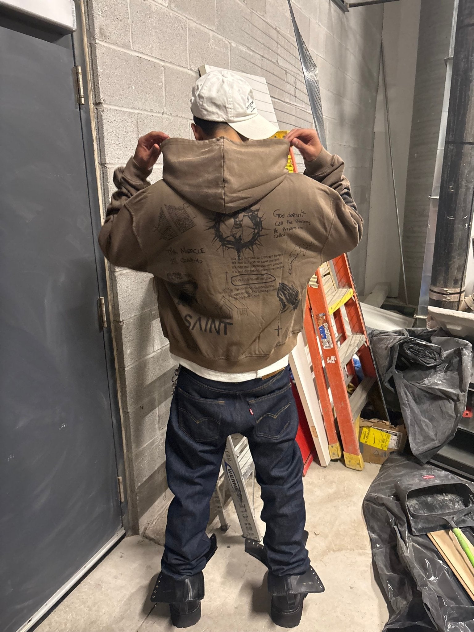 GALLERY ZIP UP - Prayers Avenu ​