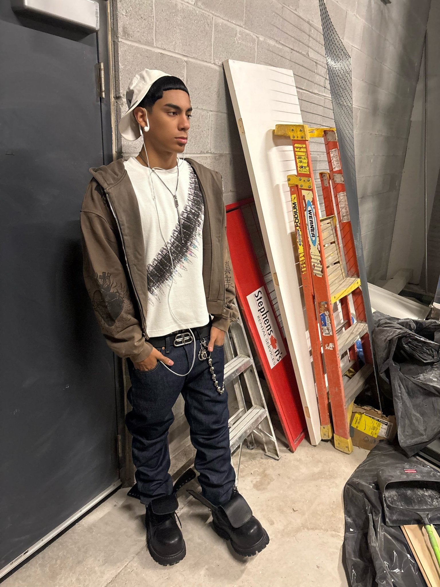 GALLERY ZIP UP - Prayers Avenu ​