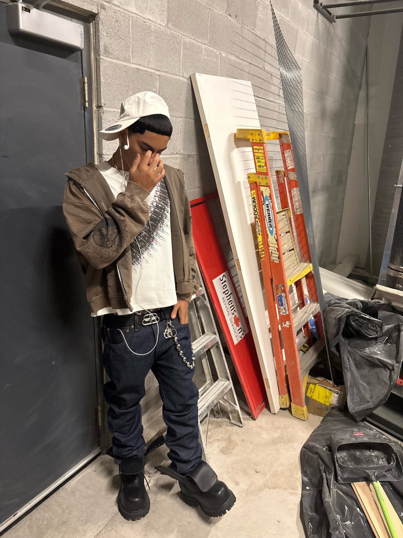 GALLERY ZIP UP - Prayers Avenu ​