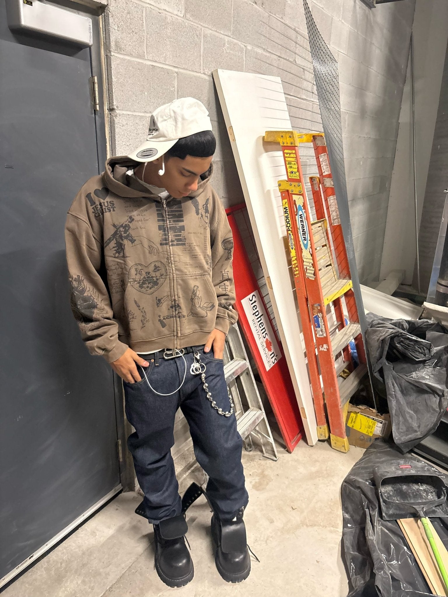 GALLERY ZIP UP - Prayers Avenu ​