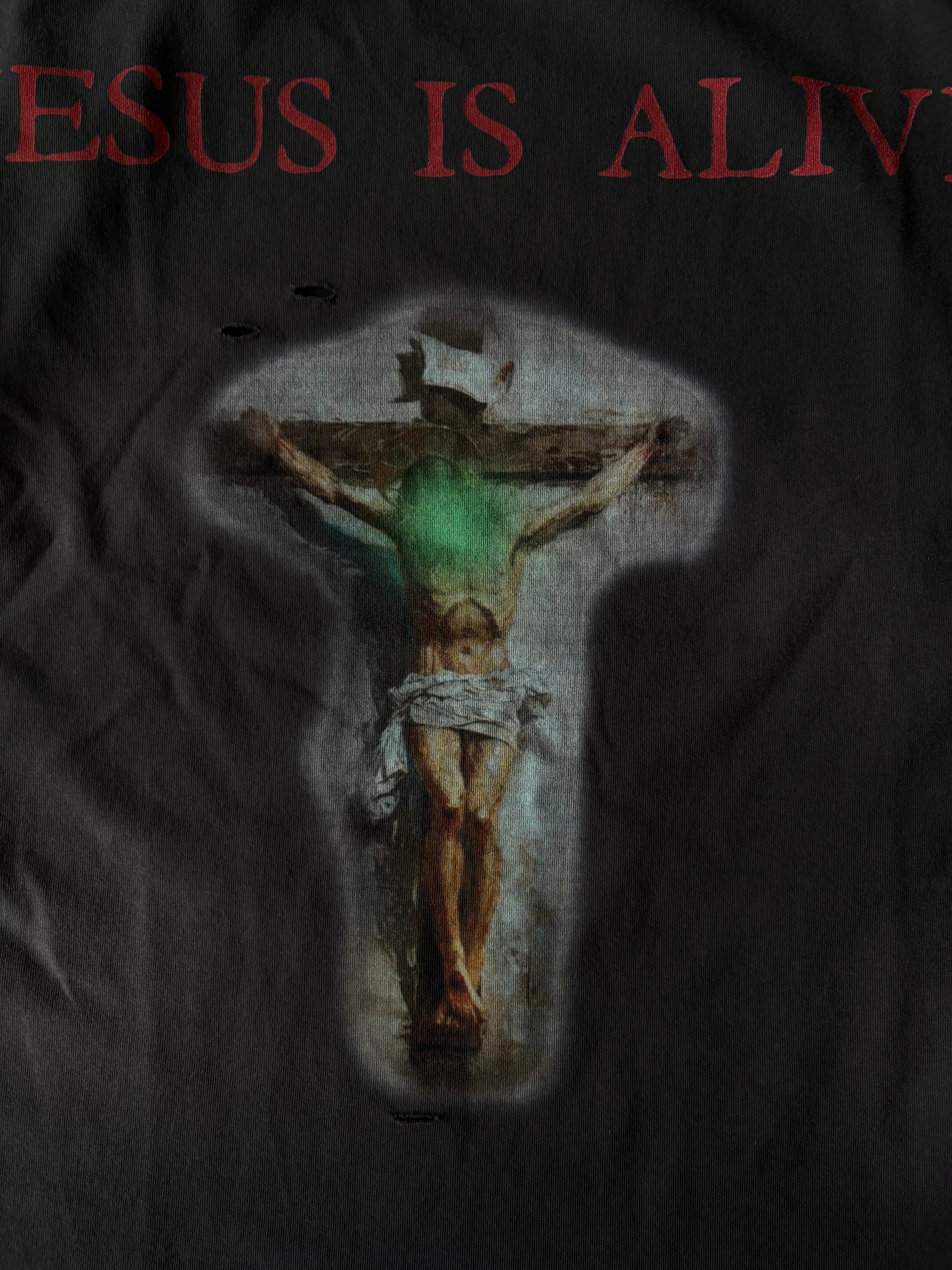 CHRIST IS ALIVE TEE - Prayers Avenu ​