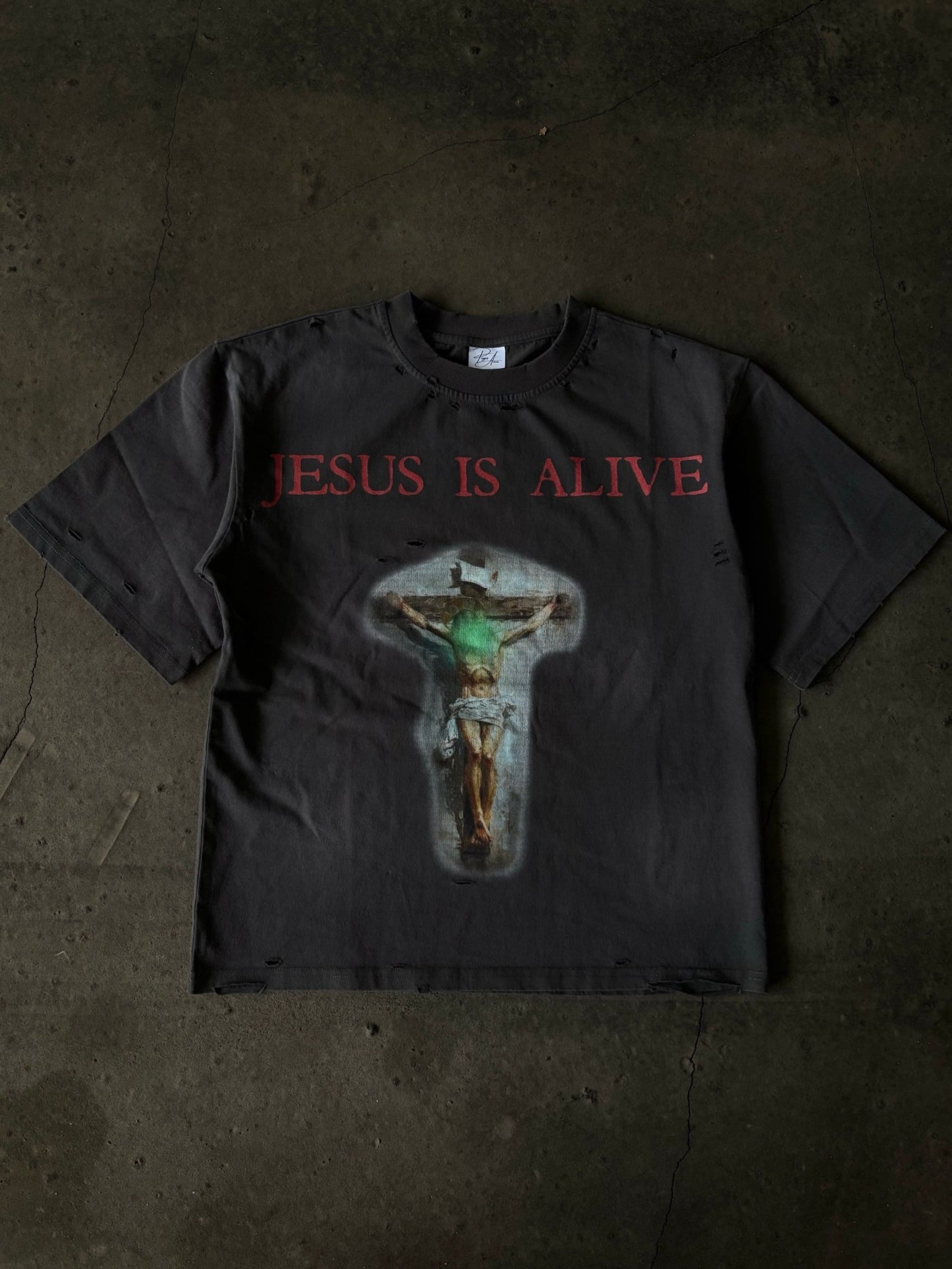 CHRIST IS ALIVE TEE